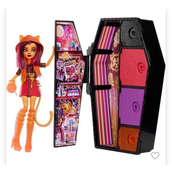 Monster High Skullltimate Secrets Neon Frights Toralei Doll Glows In The Dark - Picture 3 of 3